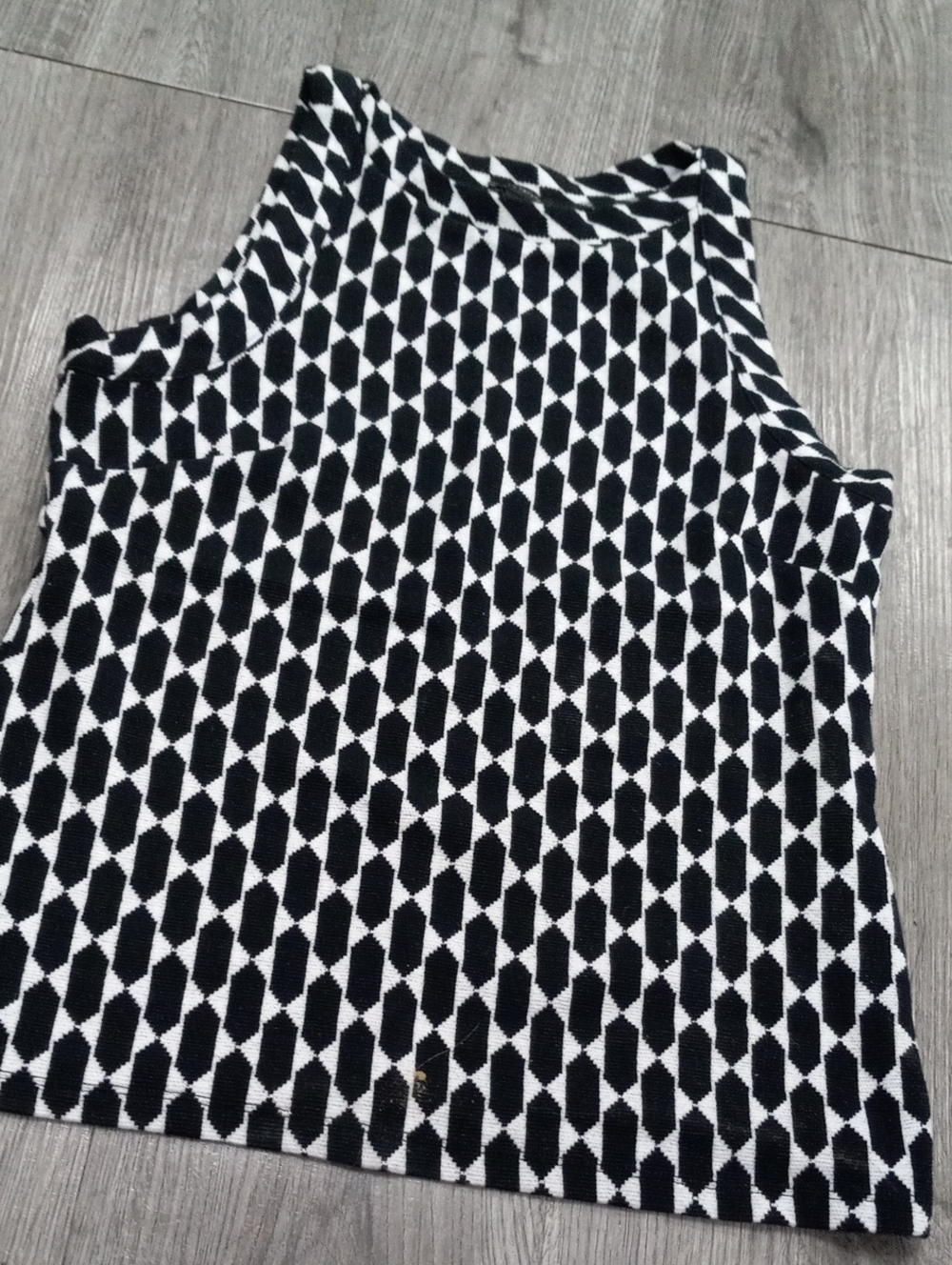 Ann Taylor Black & White Geometric Knit Tank